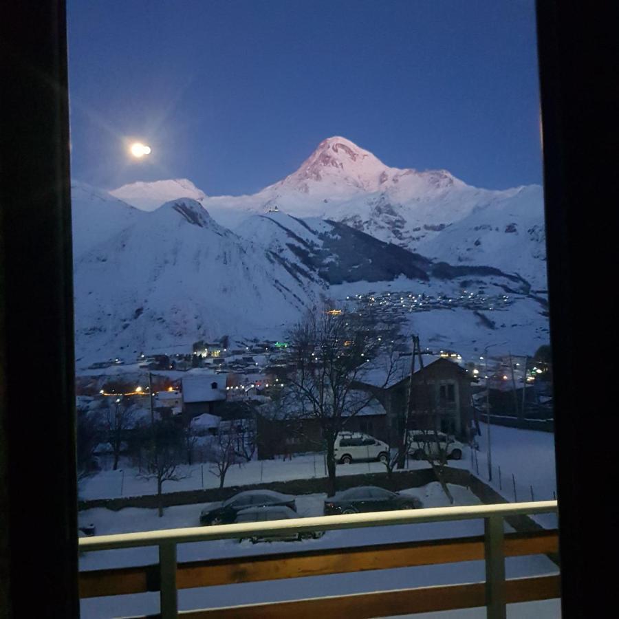 Hilltop Kazbegi Hotel Exterior photo