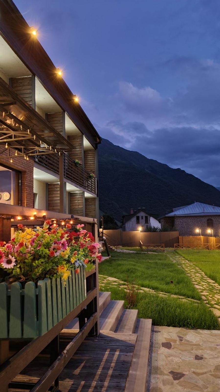 Hilltop Kazbegi Hotel Exterior photo