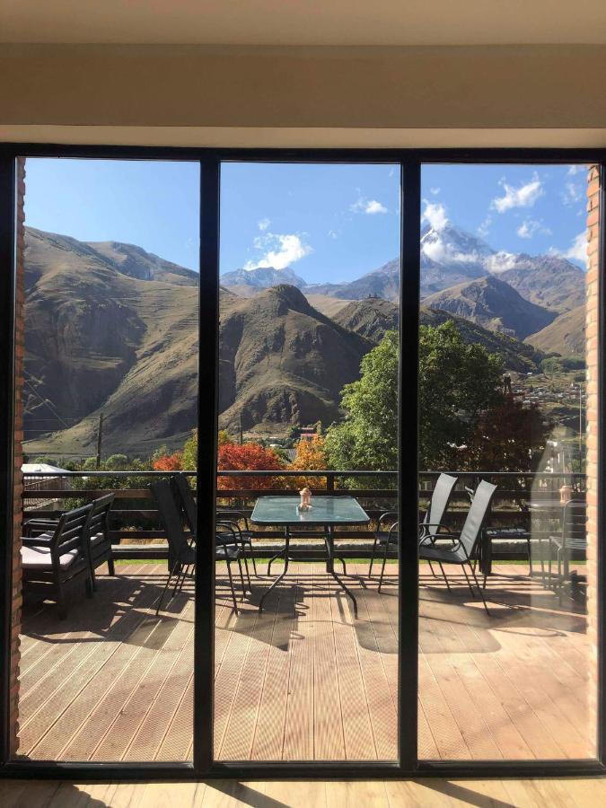 Hilltop Kazbegi Hotel Exterior photo